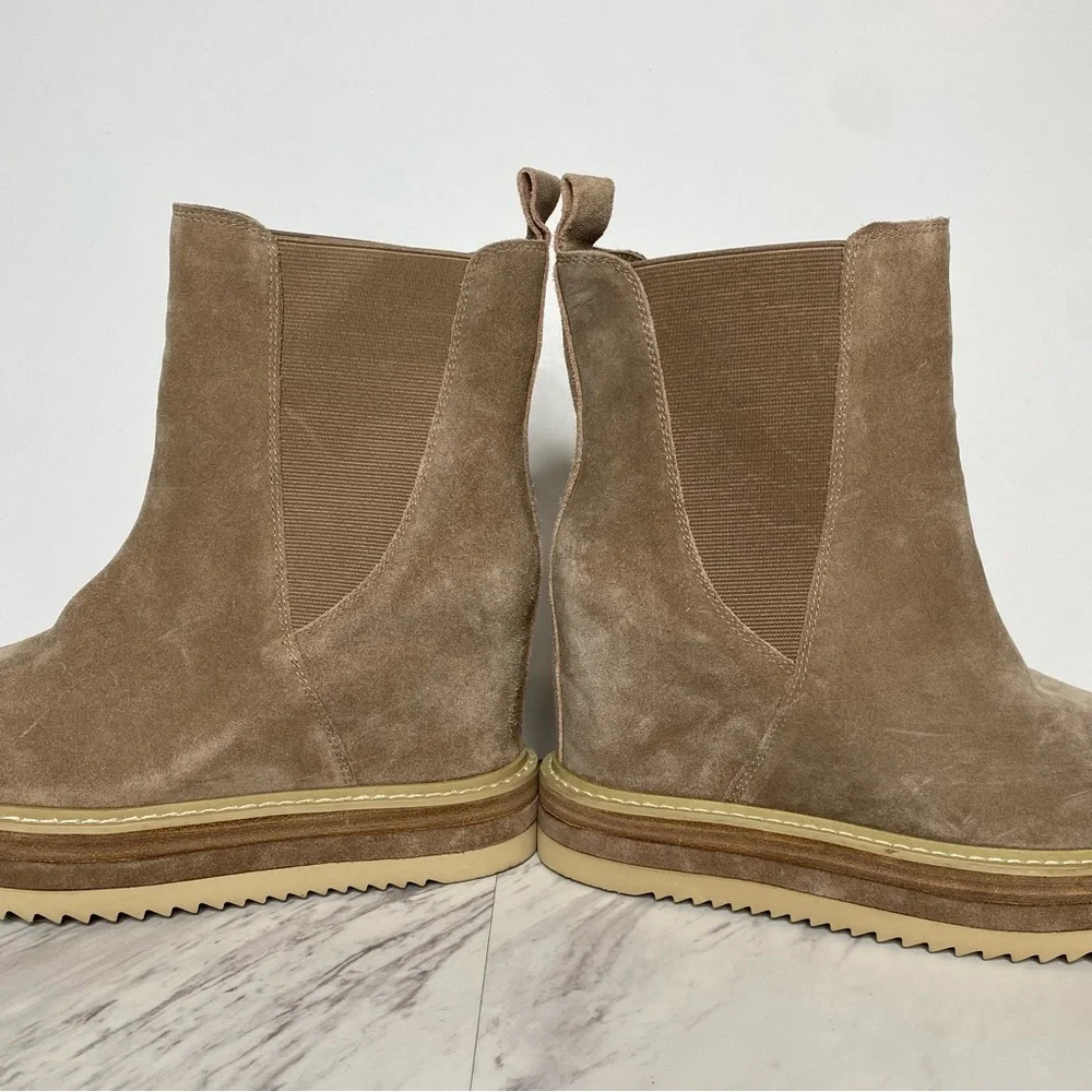 Vince Camuto Omassa Suede Wedge Heel Chelsea Bootie 8 1/2 M